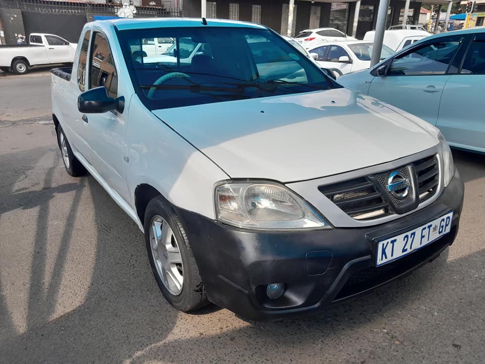 2011 NISSAN NP200 1.5 TDI MANUAL