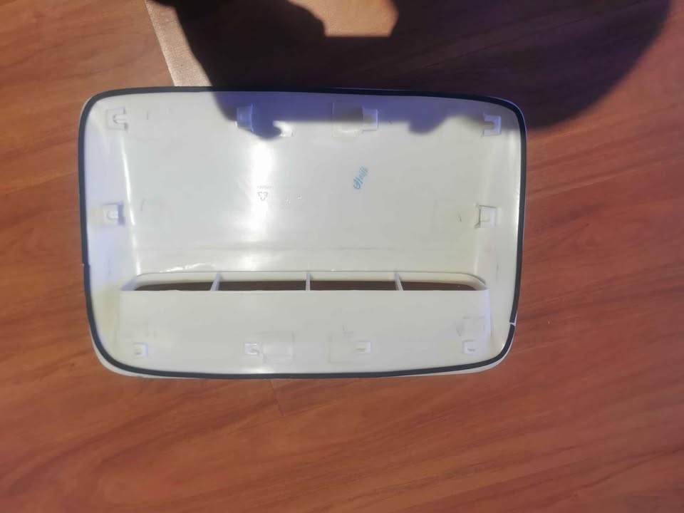 Toyota Hillux Bonnet scoop new shape - Private Seller Toyota Hillux Bonnet scoop new shape - Private Seller