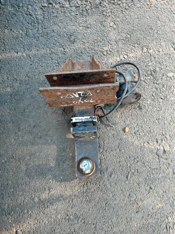 Toyota Prado 120 Towbar Available @Circle 7 Used Parts Call Or WhatsApp - Private Seller Toyota Prado 120 Towbar Available @Circle 7 Used Parts Call Or WhatsApp - Private Seller