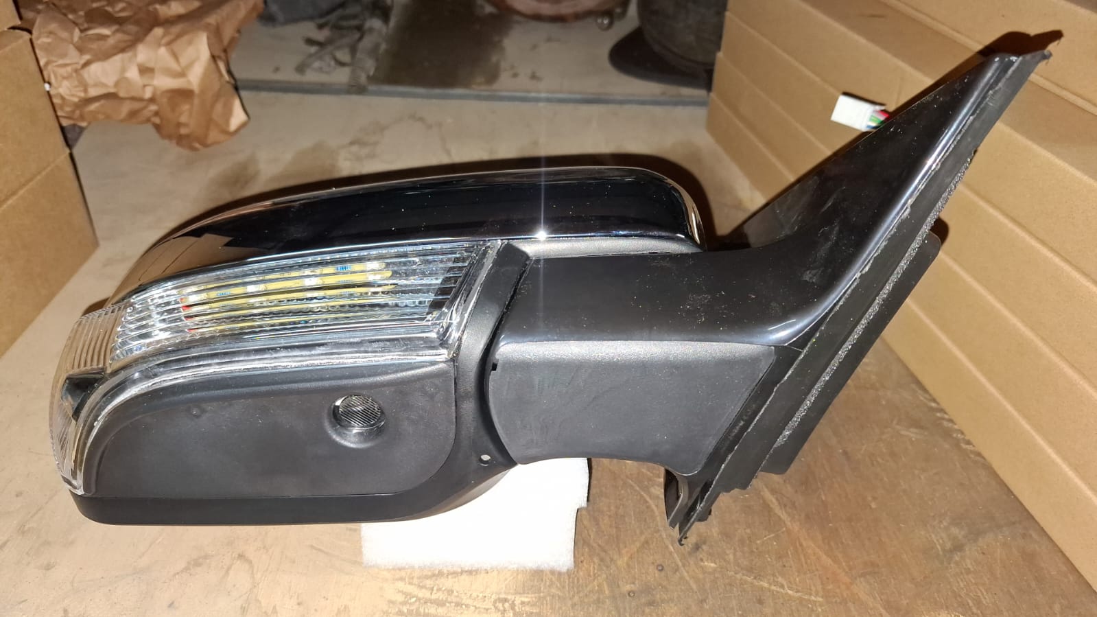 Mitsubishi Pajero Gen4 door mirror for sale (2014)