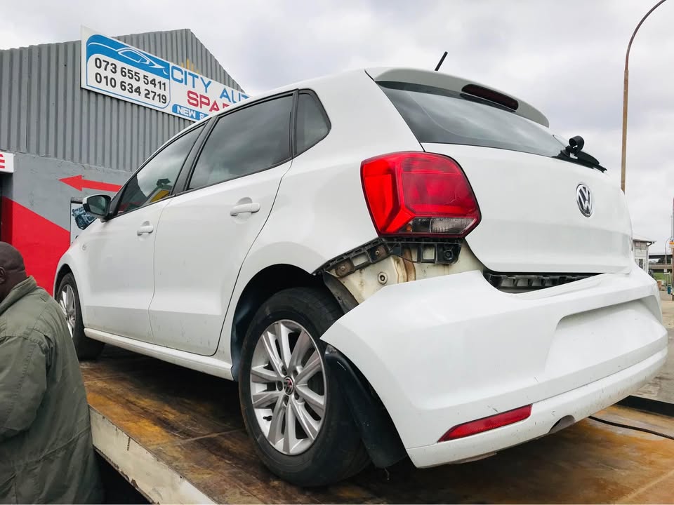 Polo vivo 2021 stripping for spares
