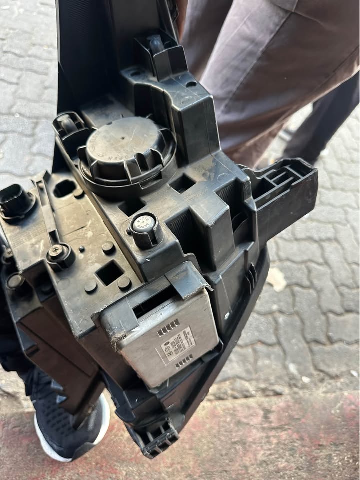 Kia Seltos gt right side headlight - Private Seller Kia Seltos gt right side headlight - Private Seller