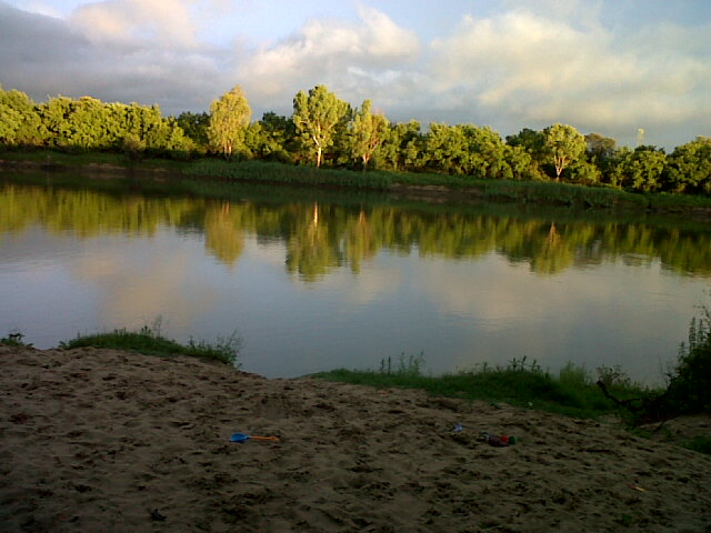 Land on Vaal river in North West between Leeudoringstad and Bothaville ...