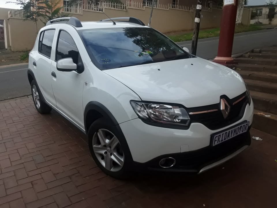 2017 RENAULT  SANDERO T900