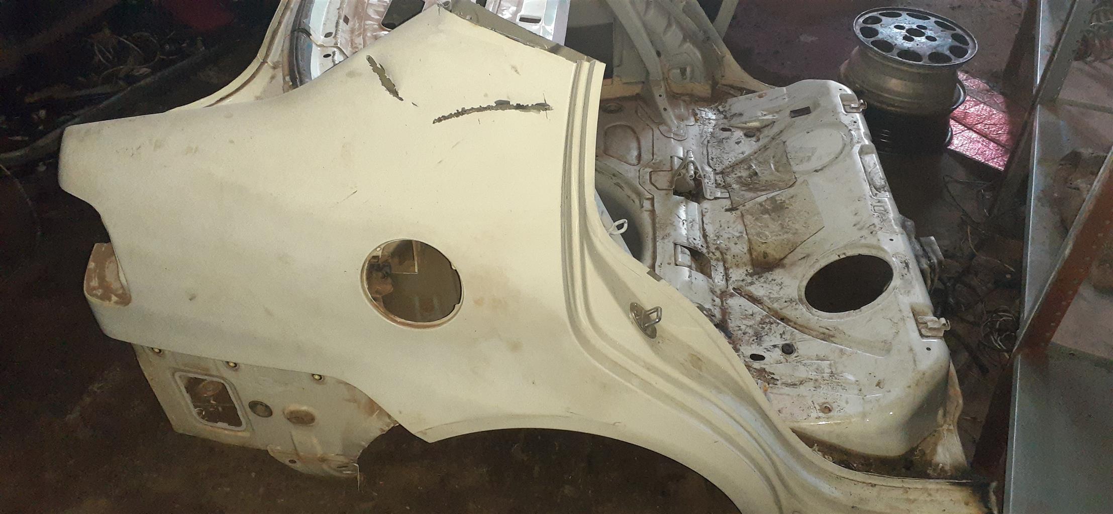 Polo Vivo Classic Sedan back section - Private Seller Polo Vivo Classic Sedan back section - Private Seller