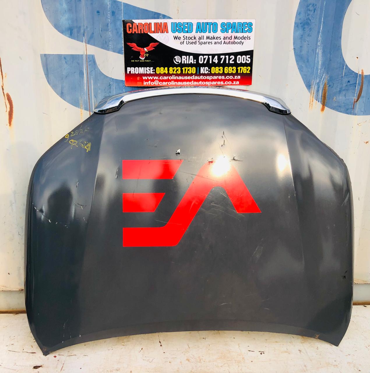 Toyota Hilux Legend Rs bonnet with bonnet trimming - Private Seller