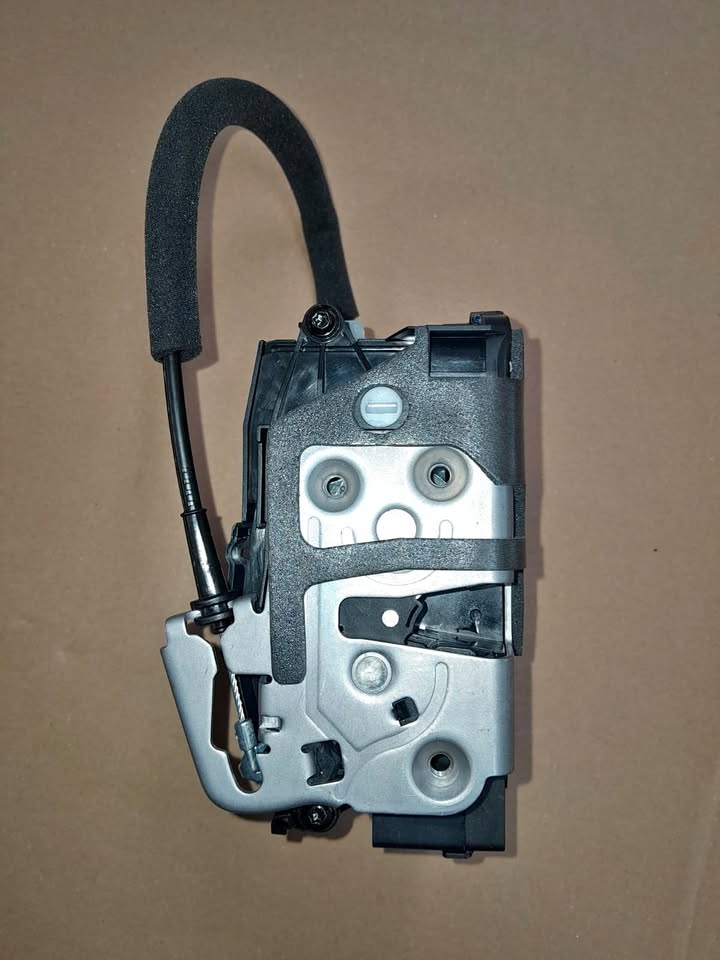 FORD ECOSPORT BOOT LOCK FOR SALE - Private Seller FORD ECOSPORT BOOT LOCK FOR SALE - Private Seller