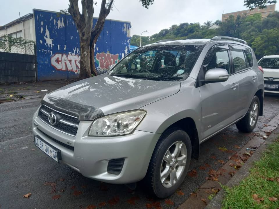 2011 Toyota Rav4 2.0 Manual, Silver, 104000kms