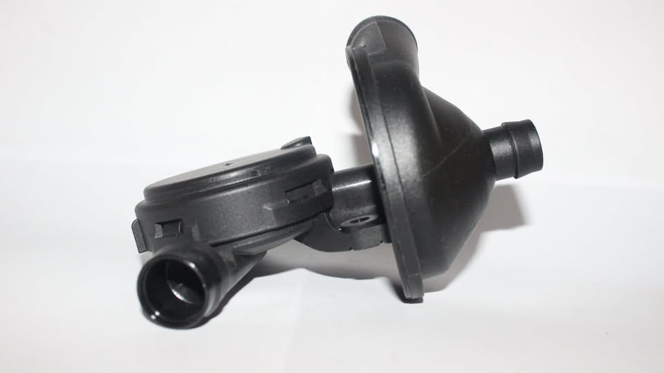 BMW E81, E82, E88, E90 OIL SEPARATOR - Private Seller BMW E81, E82, E88, E90 OIL SEPARATOR - Private Seller