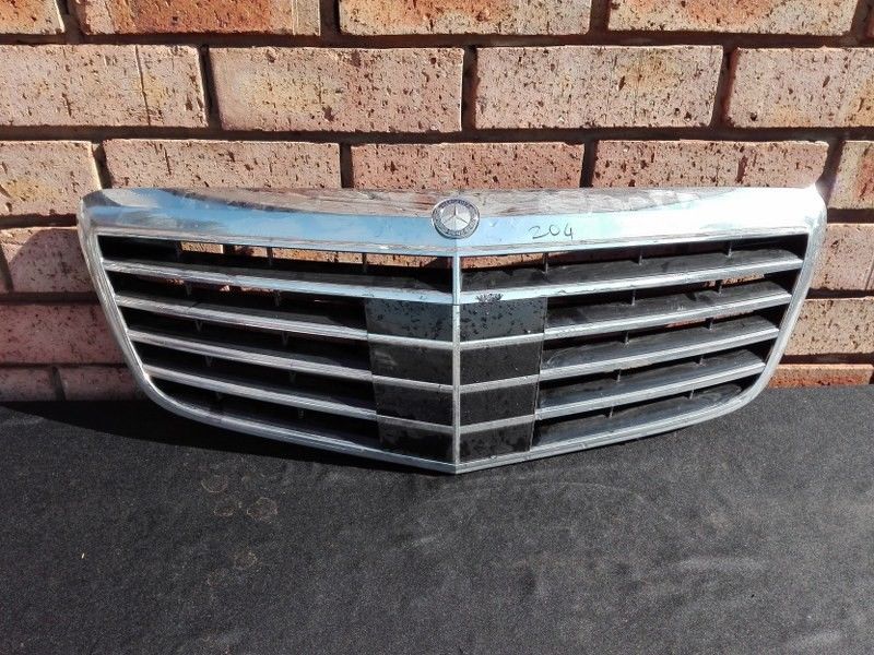 Mercedes Benz E class W211 Main Grill - Private Seller Mercedes Benz E class W211 Main Grill - Private Seller