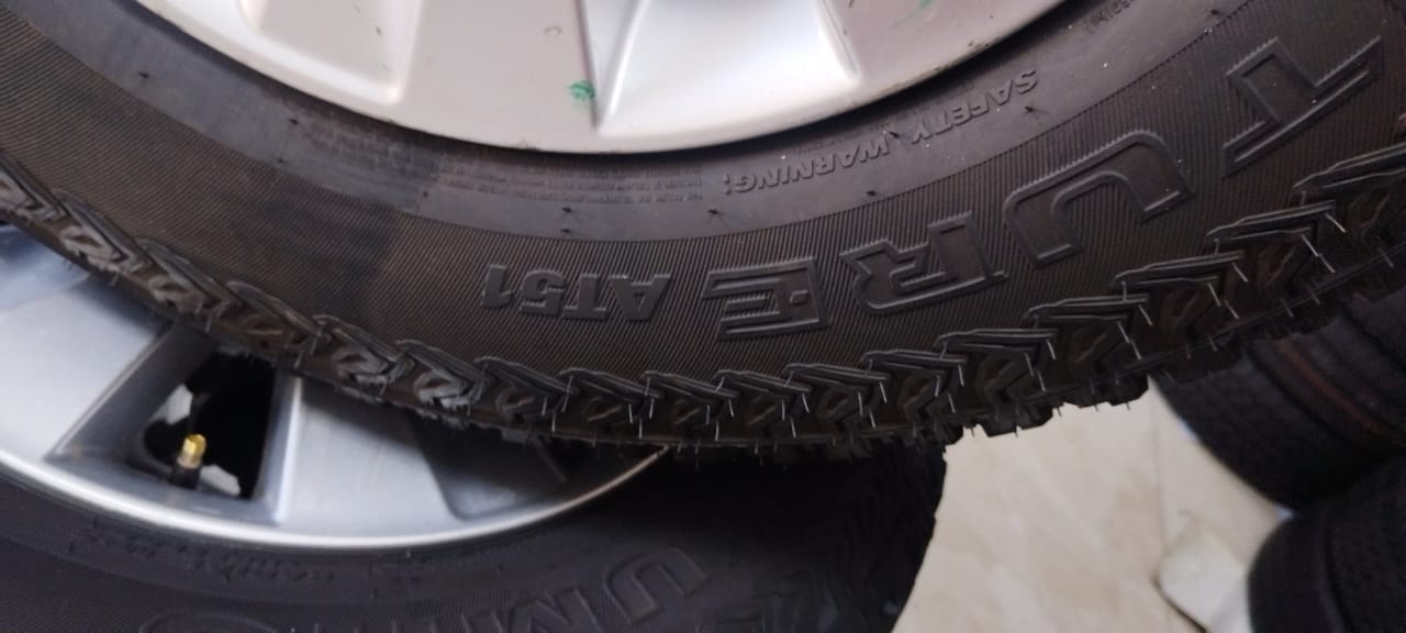 17inch Toyota GD6 with 265/65R17 road ventures AT51 kumho tyres(caps include - Private Seller 17inch Toyota GD6 with 265/65R17 road ventures AT51 kumho tyres(caps include - Private Seller