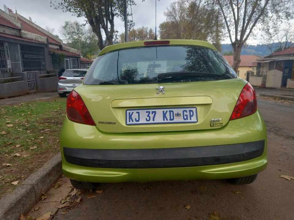 2008 PEUGEOT 207 PETROL, MANUAL, GREEN SPARE KEYS