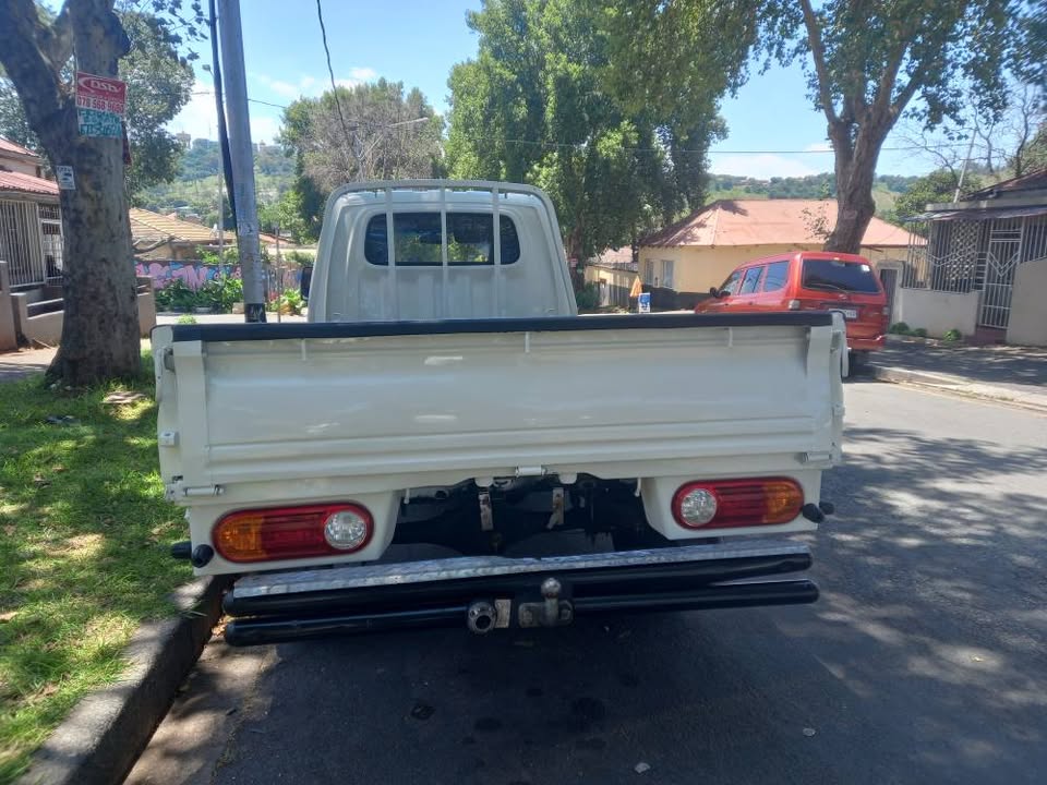 2011 Hyundai H100 Bakkie 2.6 Diesel, Manual, White Color, Mileage 142000kms