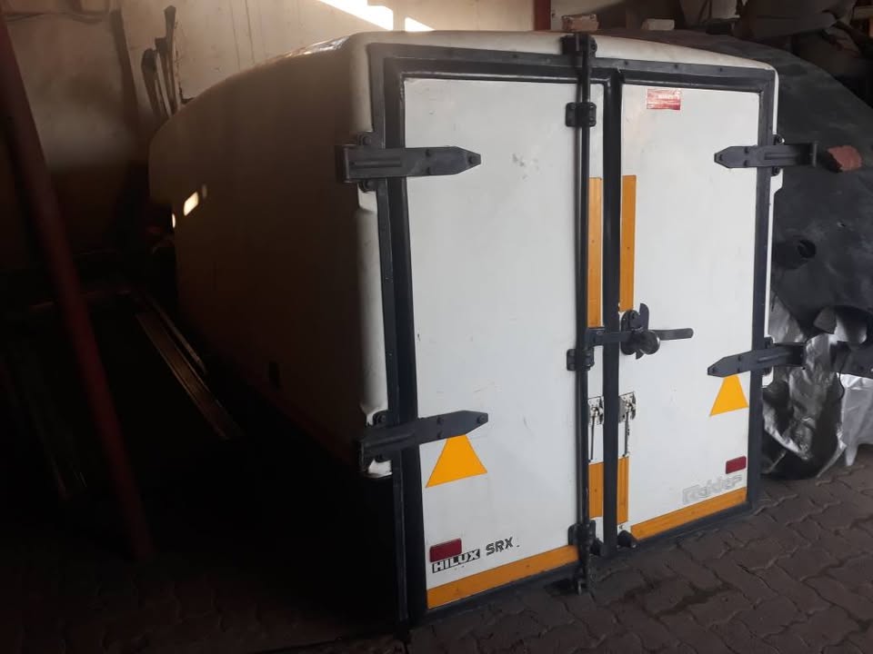 Toyota Hilux Bulldog Canopy For Sale - Private Seller