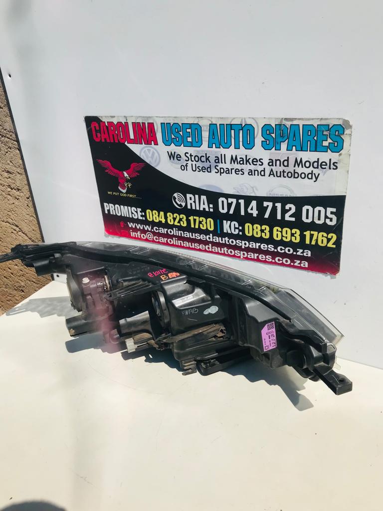 Nissan Qashqai left side LED Headlight - Private Seller Nissan Qashqai left side LED Headlight - Private Seller