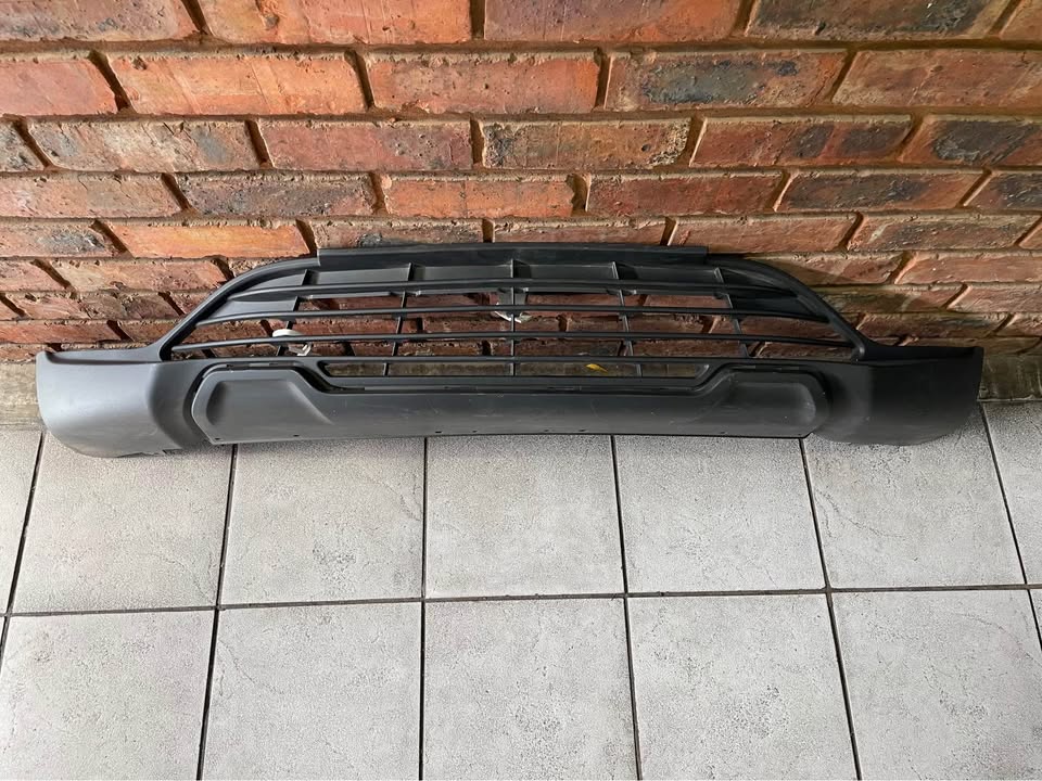 Renault Kwid bottom spoiler - Private Seller Renault Kwid bottom spoiler - Private Seller