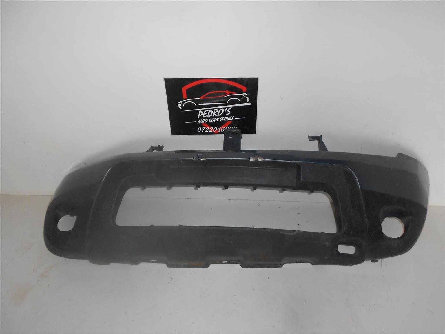 Renault Duster 2014 front bumper - Private Seller Renault Duster 2014 front bumper - Private Seller