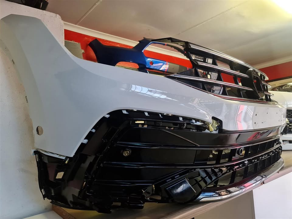 2022 VW TIGUAN FRONT BUMPER FOR SALE IN EXCELLENT CONDITION - Private Seller