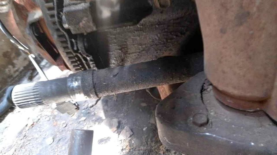 Nissan Maxima 3.0 V6 VG30 driveshaft - Private Seller Nissan Maxima 3.0 V6 VG30 driveshaft - Private Seller
