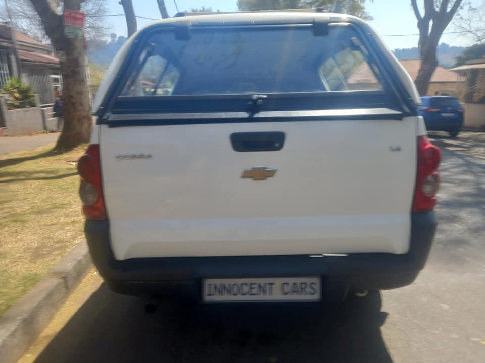 2010 CORSA BAKKIE 1.4 ENGINE PETROL, MANUAL, MILEAGE 105000KMS, WHITE COLOR, PRICE 78,000.