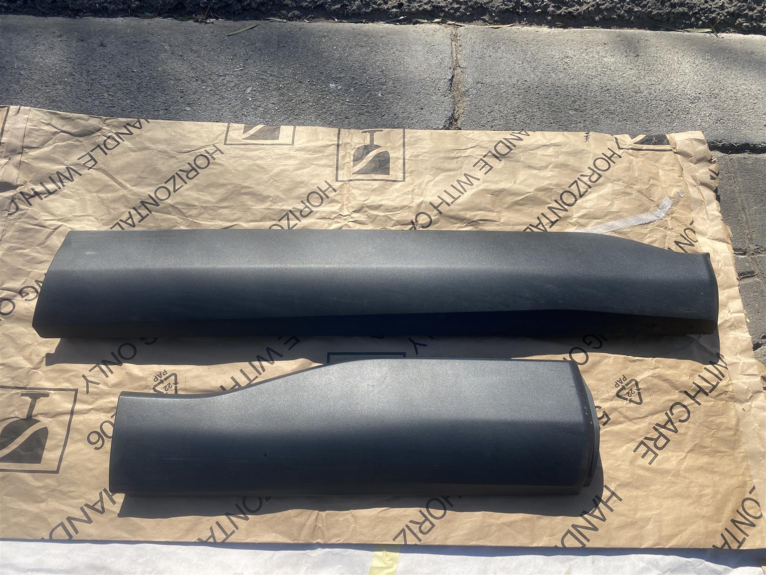 2025 TOYOTA COROLLA CROSS RIGHT FRONT AND REAR DOORS ARCH MOULDINGS FOR SALE - Private Seller