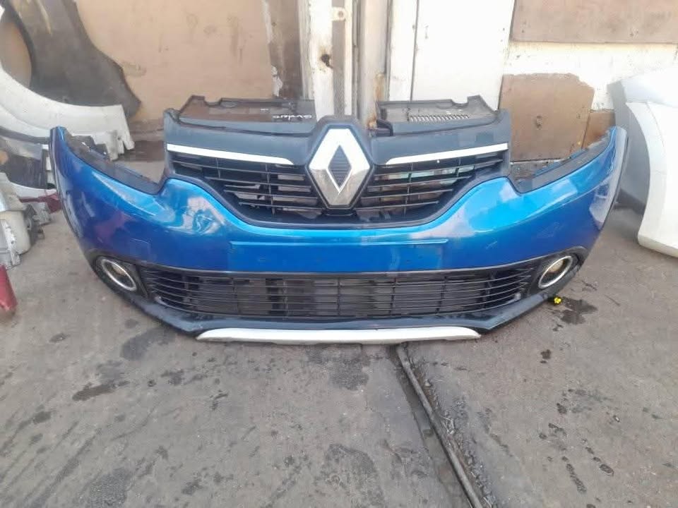 RENAULT SANDERO FRONT BUMBER COMPLETE AVAILABLE - Private Seller RENAULT SANDERO FRONT BUMBER COMPLETE AVAILABLE - Private Seller