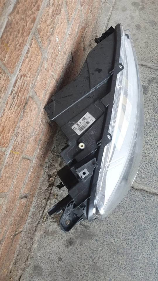 Opel Combo headlight - Private Seller Opel Combo headlight - Private Seller