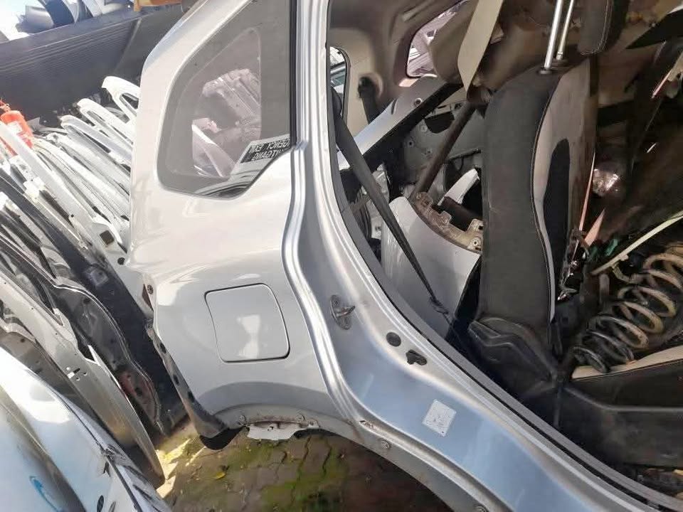 RENAULT TRIBER ROOF AND SECTION - Private Seller RENAULT TRIBER ROOF AND SECTION - Private Seller