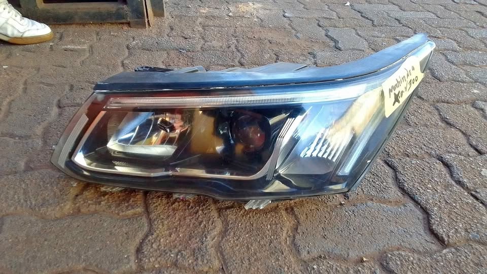 Mahindra XUV 300 headlight - Private Seller Mahindra XUV 300 headlight - Private Seller