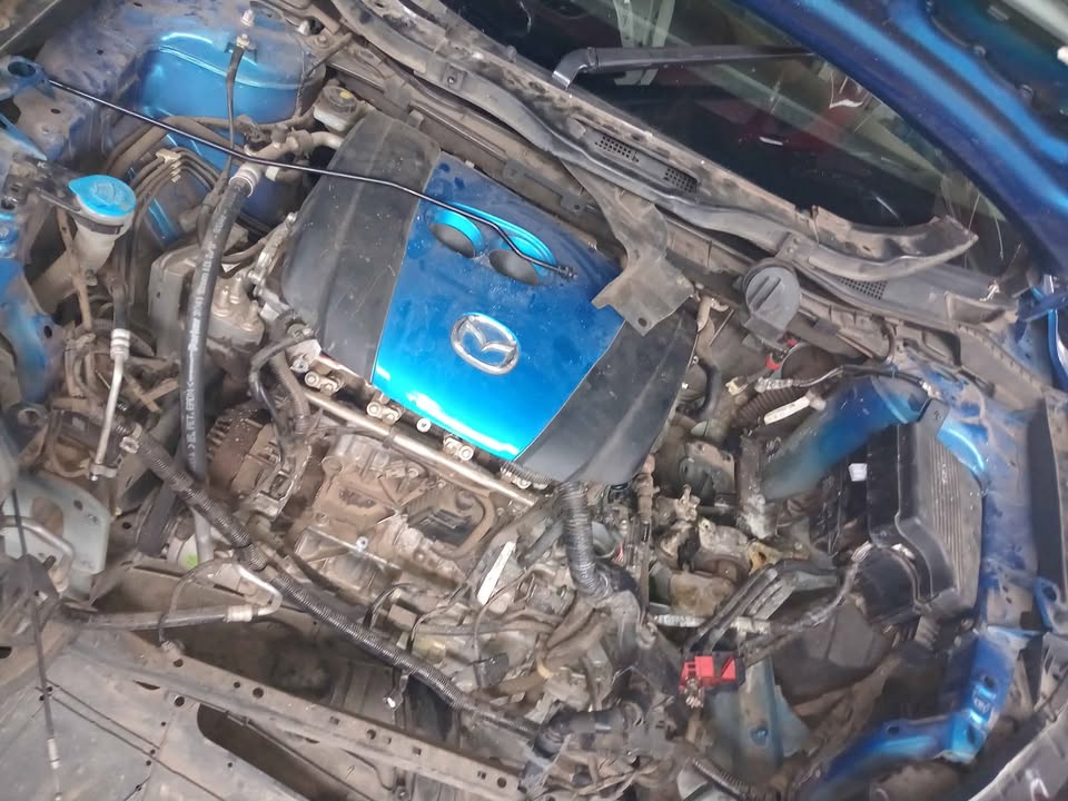 Madza cx5 complete car for stripping automatic - Private Seller