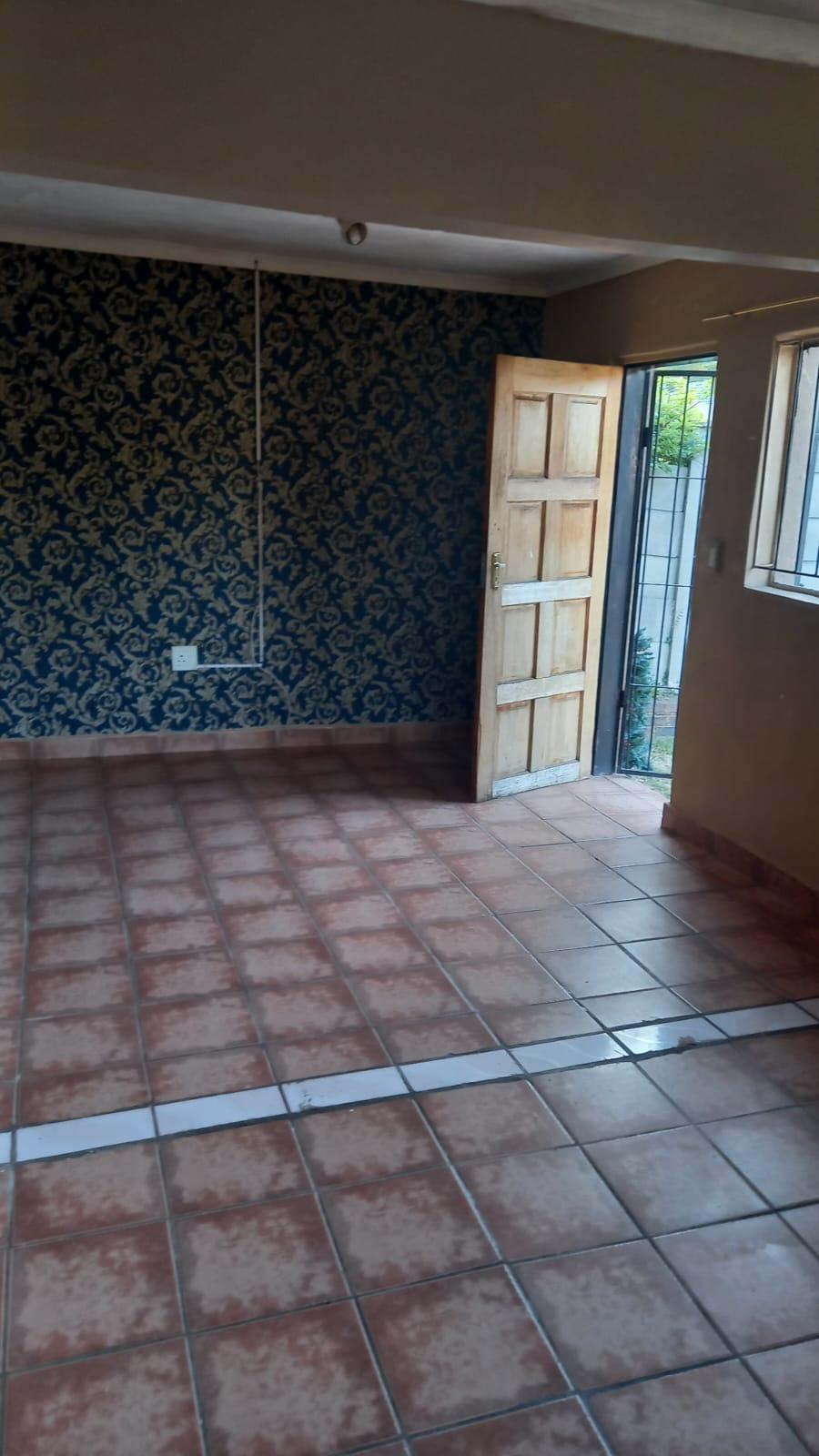 Mondeor, Johannesburg South, cottage, 1bed, 1bath, for rent. Junk Mail