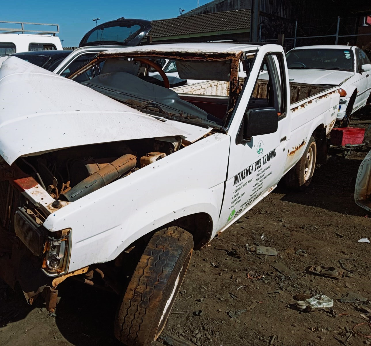 1999 Nissan 1 Tonner 2.0L NA200 - Stripping for Spares