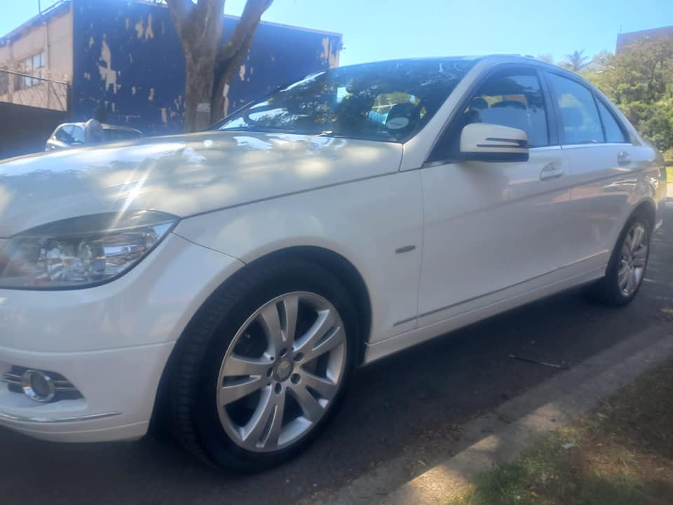 2010 MERCEDES BENZ C200 CDI DIESEL, AUTOMATIC, WHITE COLOR, MILEAGE 118000KMS. LS