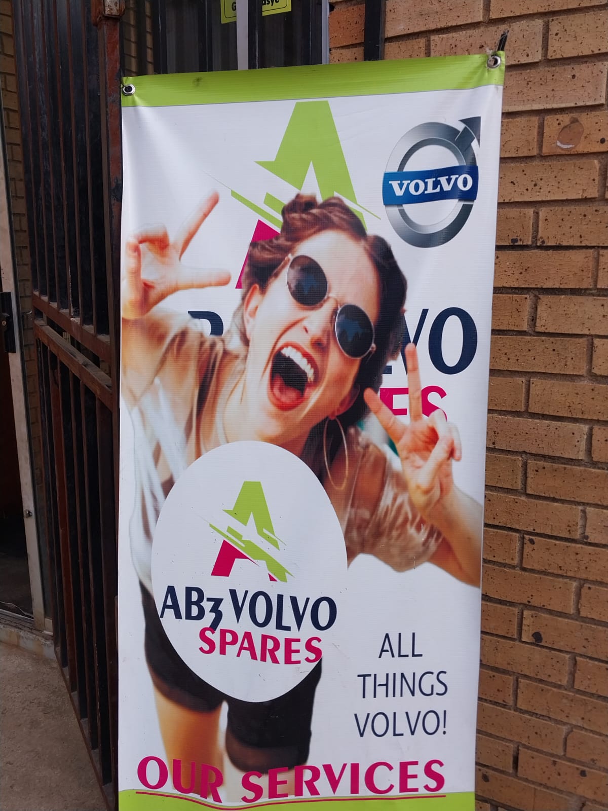 Volvo headlights,Bumpers, Bonnets,fenders,Doors and Grills - Private Seller