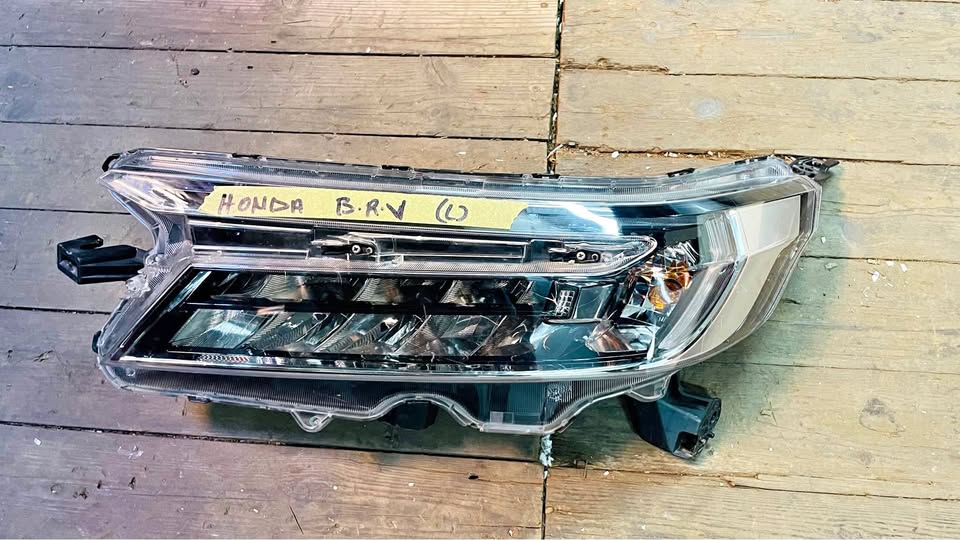 Honda BRV HEADLIGHT - Private Seller Honda BRV HEADLIGHT - Private Seller