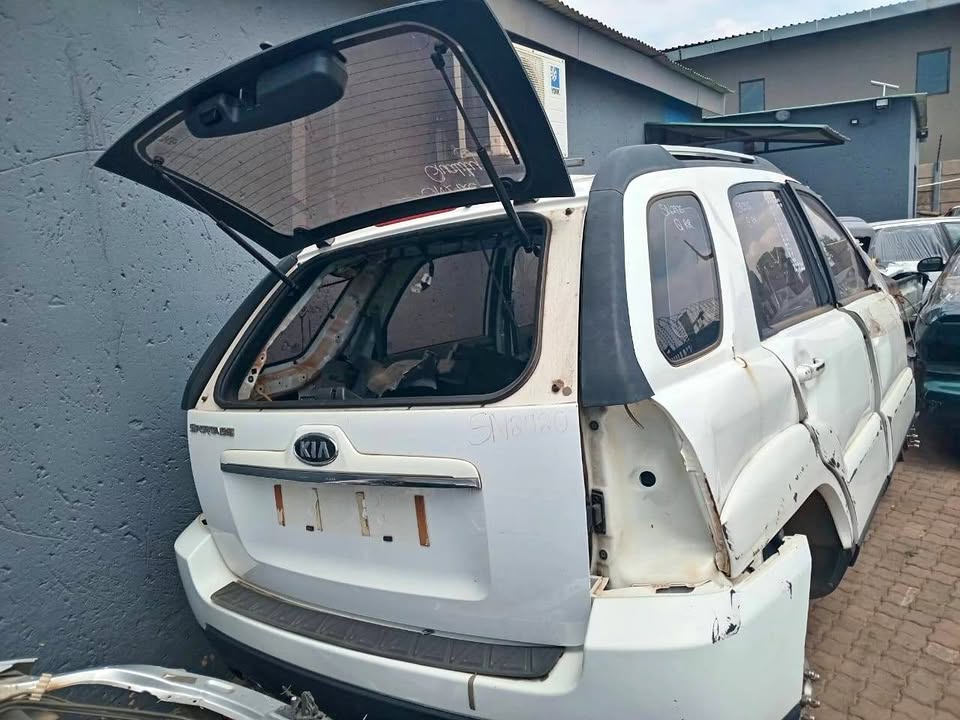 Kia sportage stripping for spares Call or whatsapp Wesley - Private Seller Kia sportage stripping for spares Call or whatsapp Wesley - Private Seller