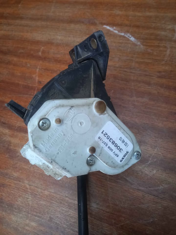 VOLVO XC90 D5 2.4D ACELERATOR PEDAL