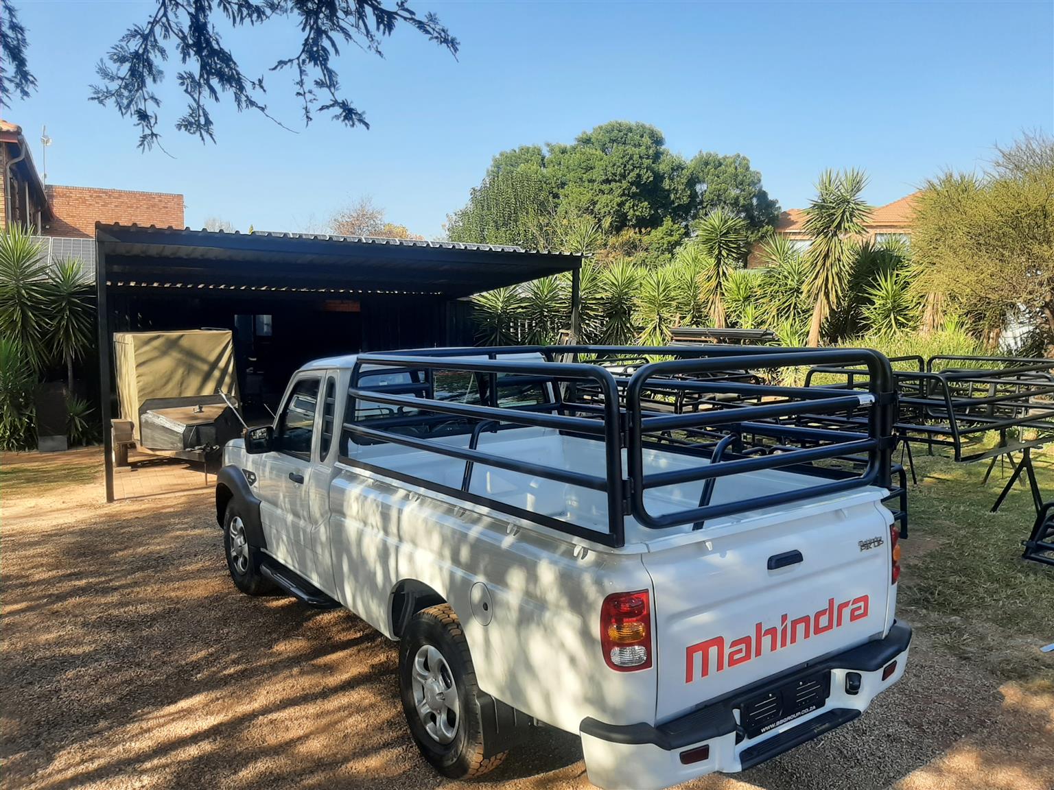 Mahindra pick up CATTLE rail - Private Seller Mahindra pick up CATTLE rail - Private Seller