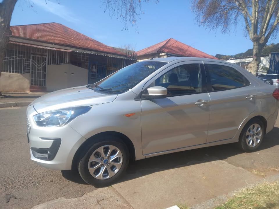 2018 Ford Figo Sedan 1.5 Petrol, Manual, Silver,