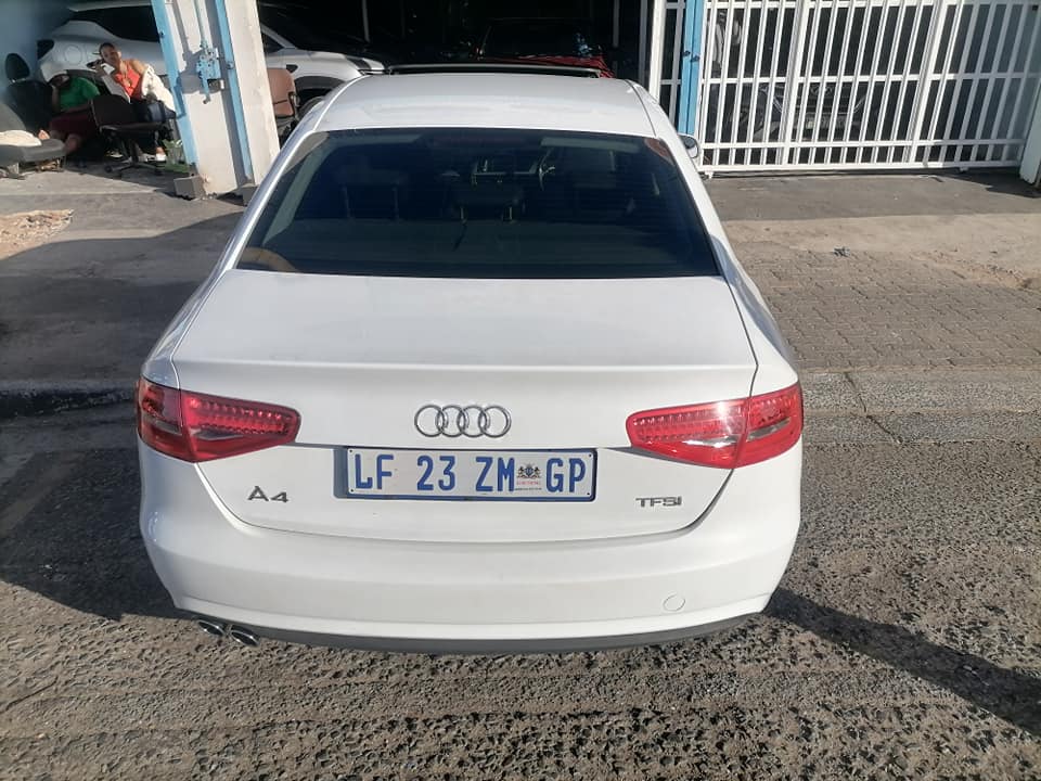 2014 Audi A4 1.8 TFSI Automatic and leather seat Sunroof Sedan