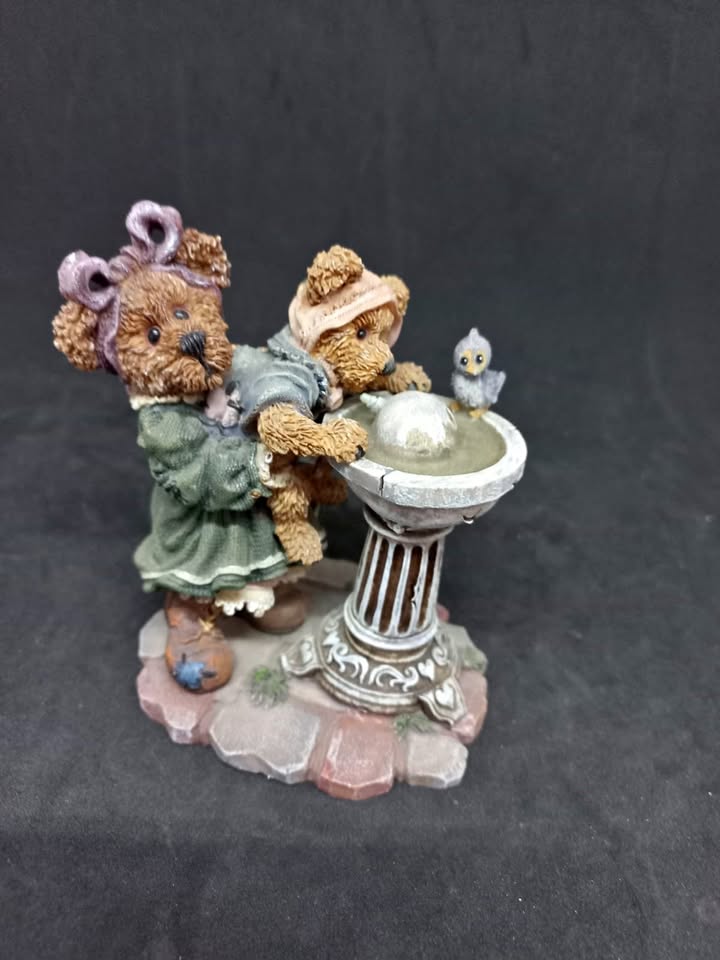 Boyds Bears & Friends collectable Boyds Bears & Friends collectable