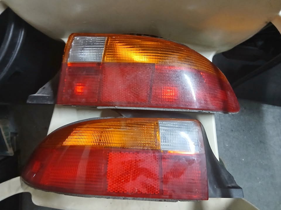 Bmw z3 tail lamps pair with globe holders - Private Seller Bmw z3 tail lamps pair with globe holders - Private Seller