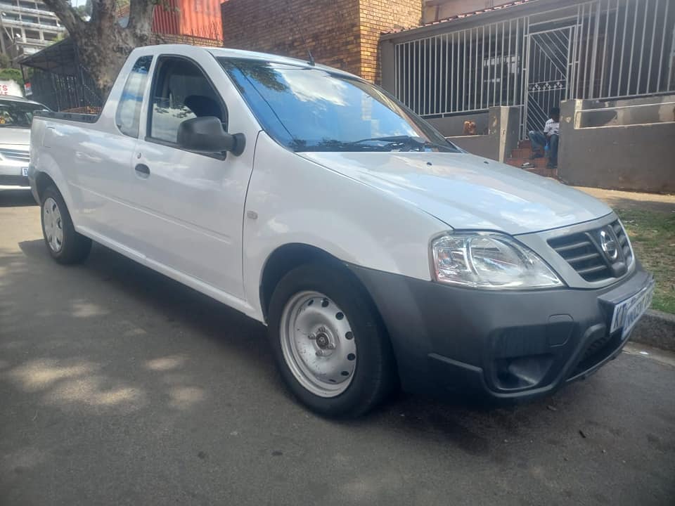 2022 NISSAN NP200 BAKKIE 1.6 PETROL, MANUAL, WHITE COLOR, MILEAGE 65000KMS