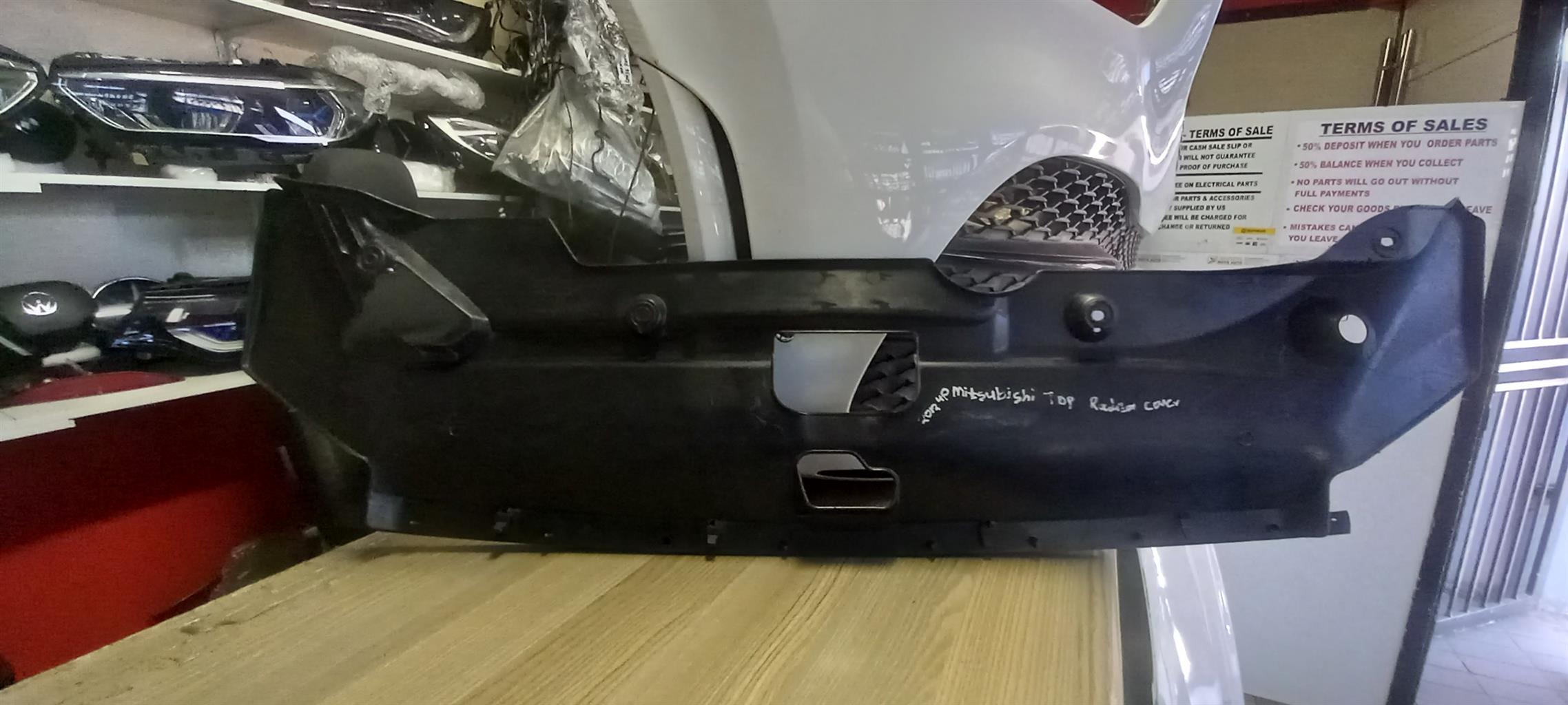 2018 MITSHUBISHI RADIATOR COVER FOR SALE - Private Seller 2018 MITSHUBISHI RADIATOR COVER FOR SALE - Private Seller
