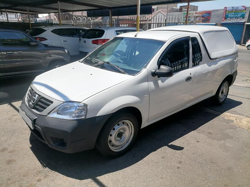 2020 Nissan Np200 1.6i Bakkie with a Canopy