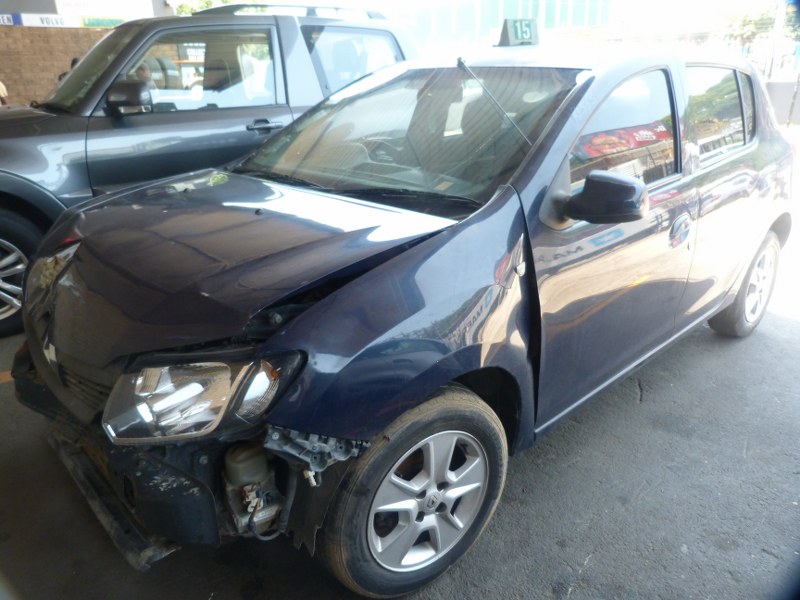 Renault Sandero 900T Manual - 2015 SPARESBOYZ STRIPPING FOR SPARES - Private Seller