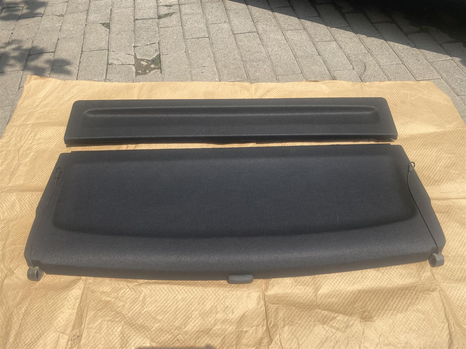 2019 BMW X1 COMPLETE PARCEL SHELF FOR SALE. IN PRISTINE CONDITION