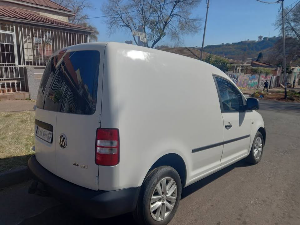 2012 VW Caddy 2.0 Tdi Diesel, Manual, White, 115000kms, R115,000
