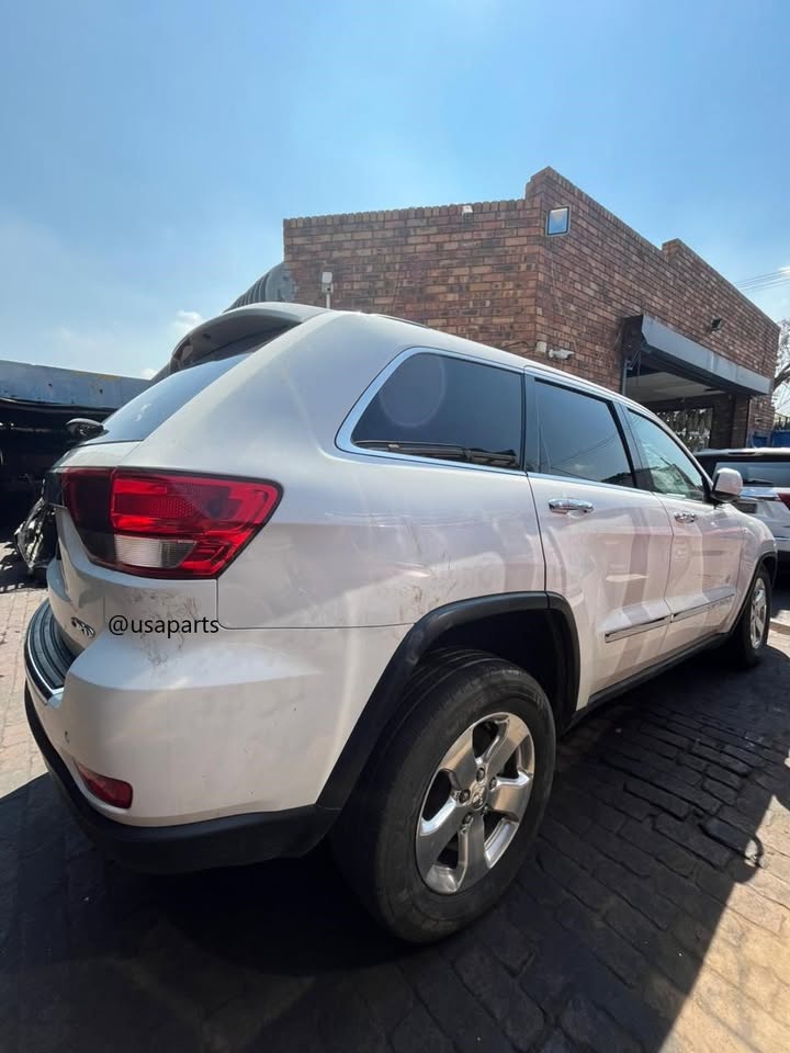 Jeep Grand Cherokee 3.0 WK2 Automatic Diesel stripping for spares - Private Seller