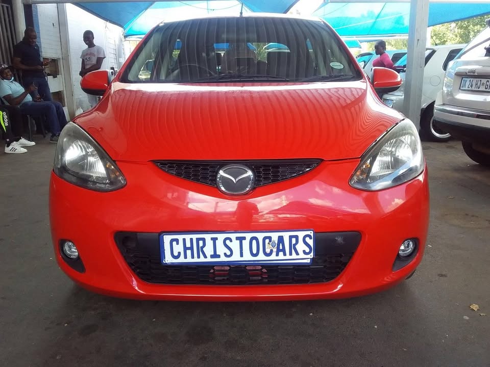 2012 model Mazda 2 dynamic manual petrol